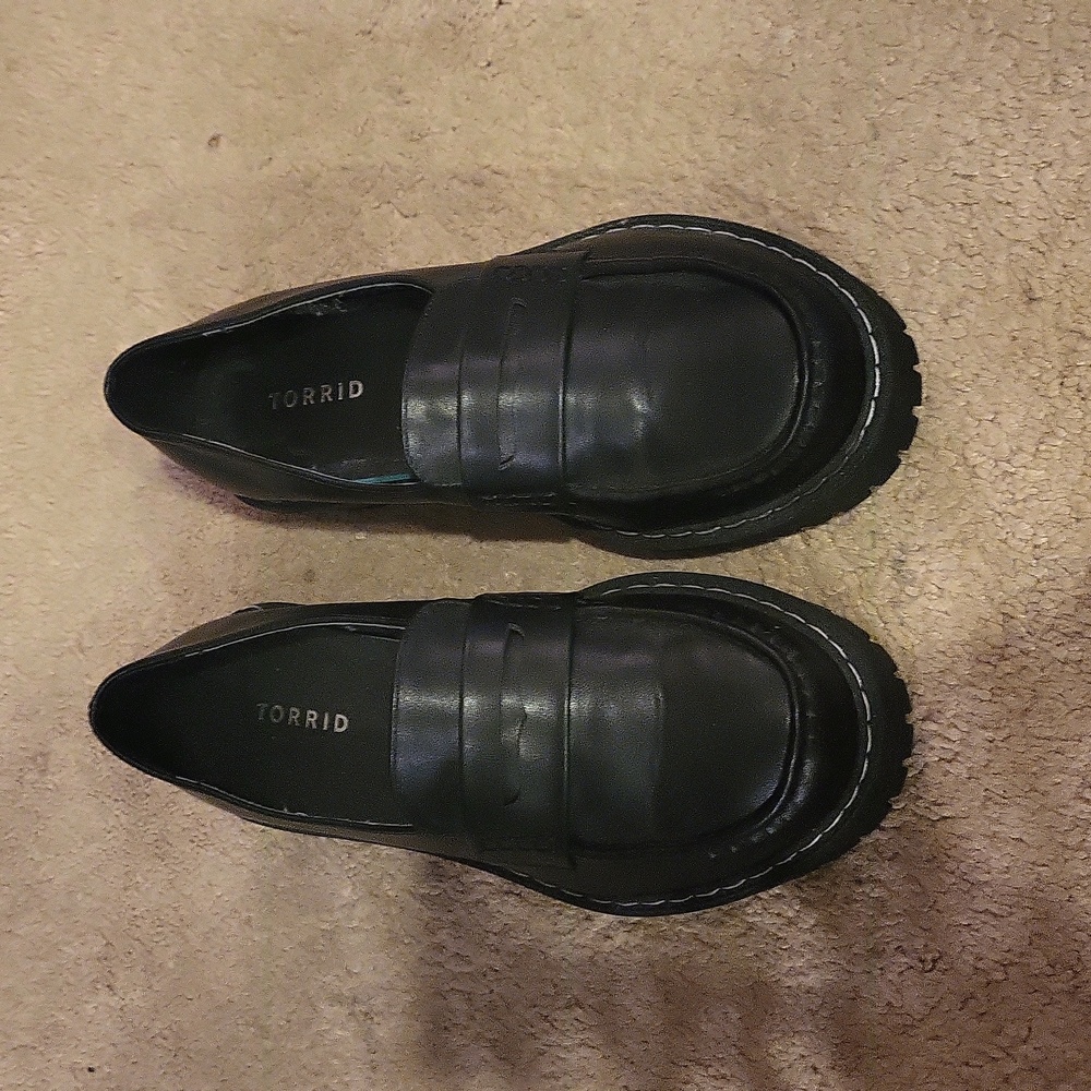 NWOT Torrid chunky loafers